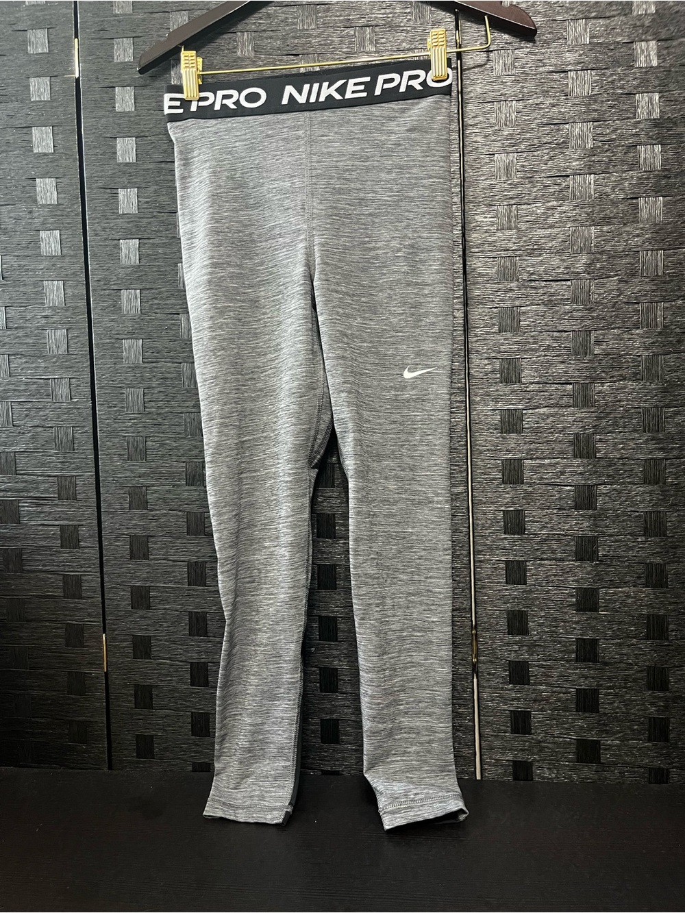 Nike Pro Dri-FIT Gray Compression Leggings Women’s Size Small Athletic